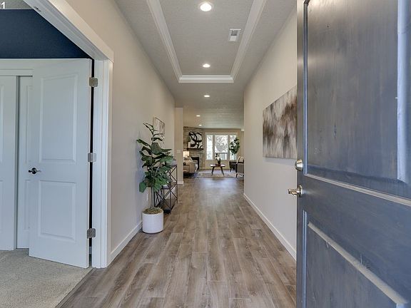 4th image of 1910 NW 118th Way