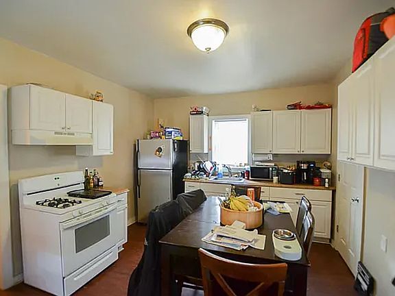 3rd image of 147 Cottage St