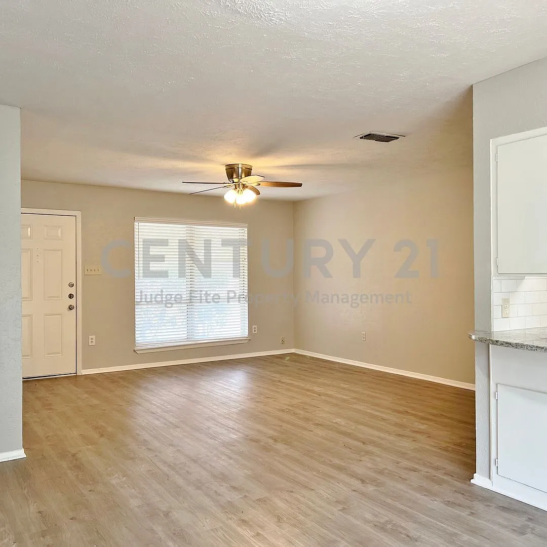Beautiful 3/2/2 in Midlothian For Rent! — Photo 2