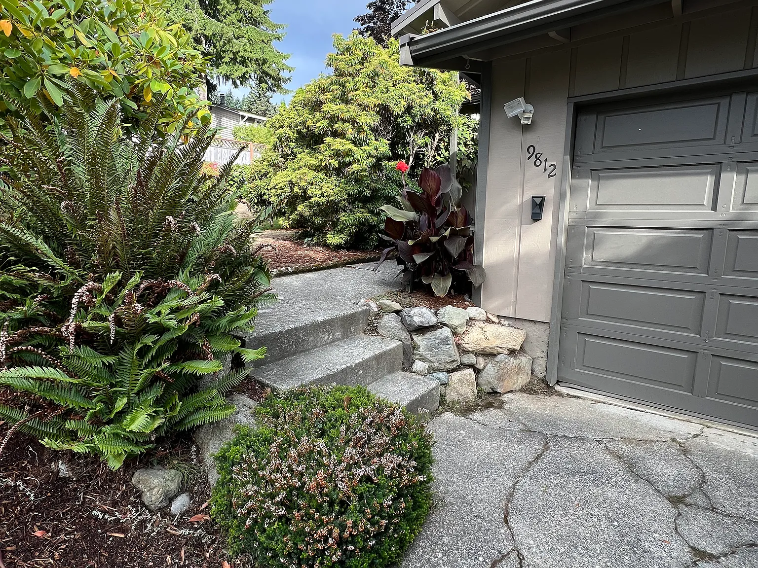 3 bed, 1.5 bath, 1600 sqft, $3,400 — Photo 1