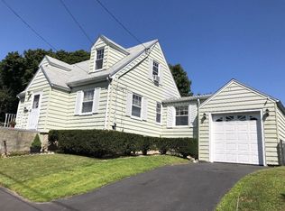 22 Maple St, Salem, MA 01970