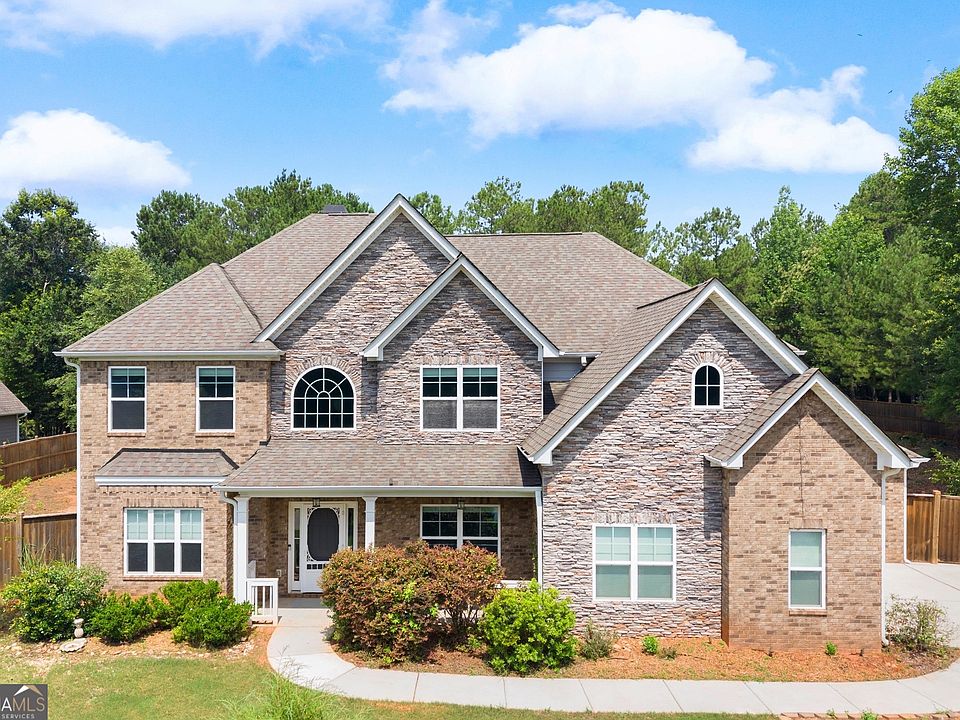 1st image of 102 Gracie Gardens Ct