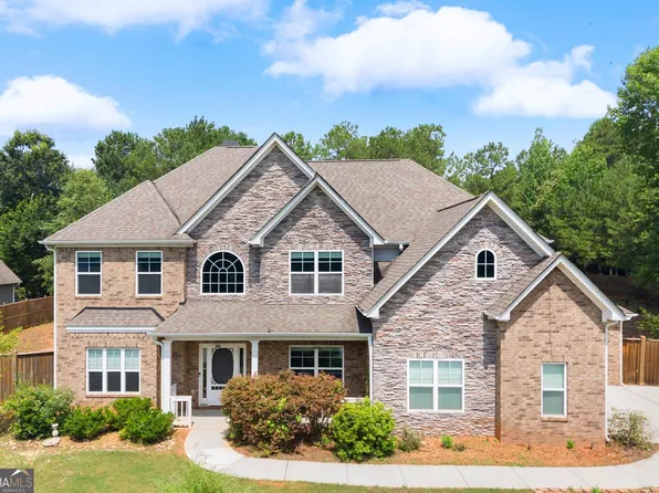 102 Gracie Gardens Ct, Newnan, GA 30263