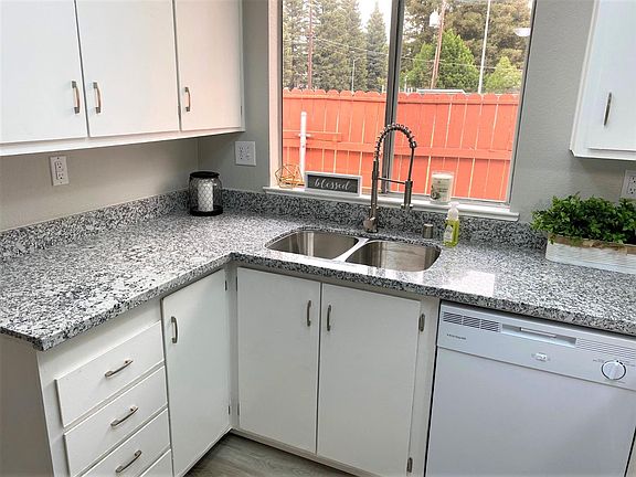 5th image of 340 Bell Ave