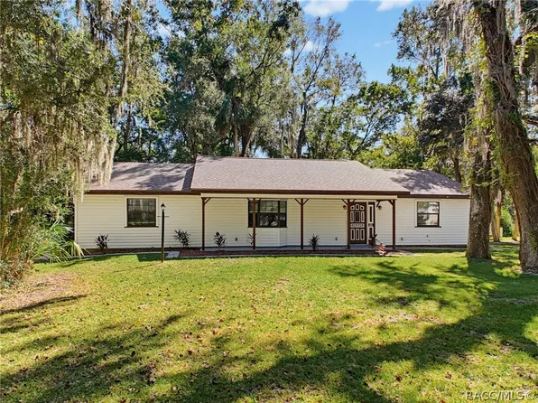 12 Palm Point Dr, Inglis, FL 34449