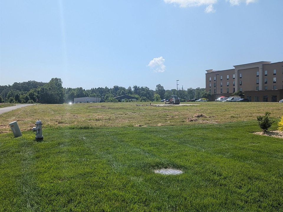 2nd image of 3985 Coleman Crossing Cir