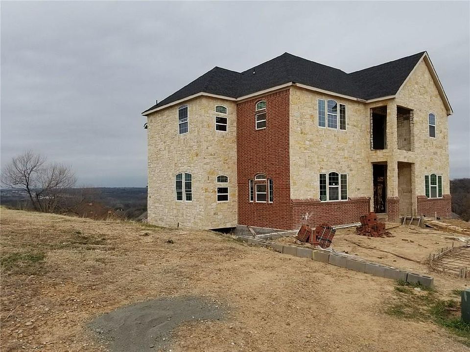 2nd image of 602 Setting Sun Ln