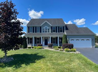 10 Bridle Path, Selkirk, NY 12158