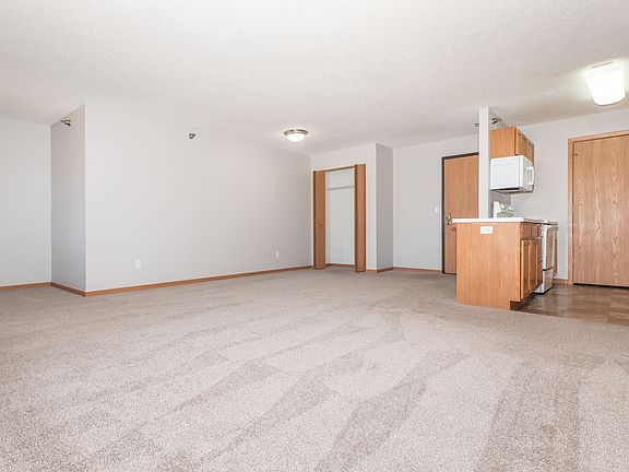 3rd image of 911 41st St NW #11505064