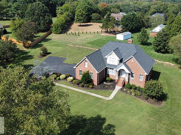 5th image of 860 Golf Club Rd