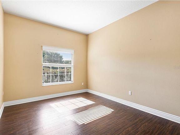 4th image of 223 Pamona St