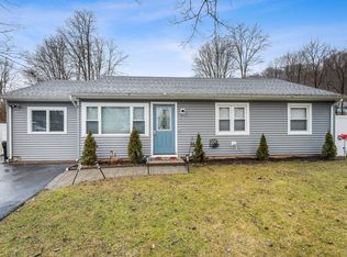 5 Morton Ct, East Haven, CT 06512