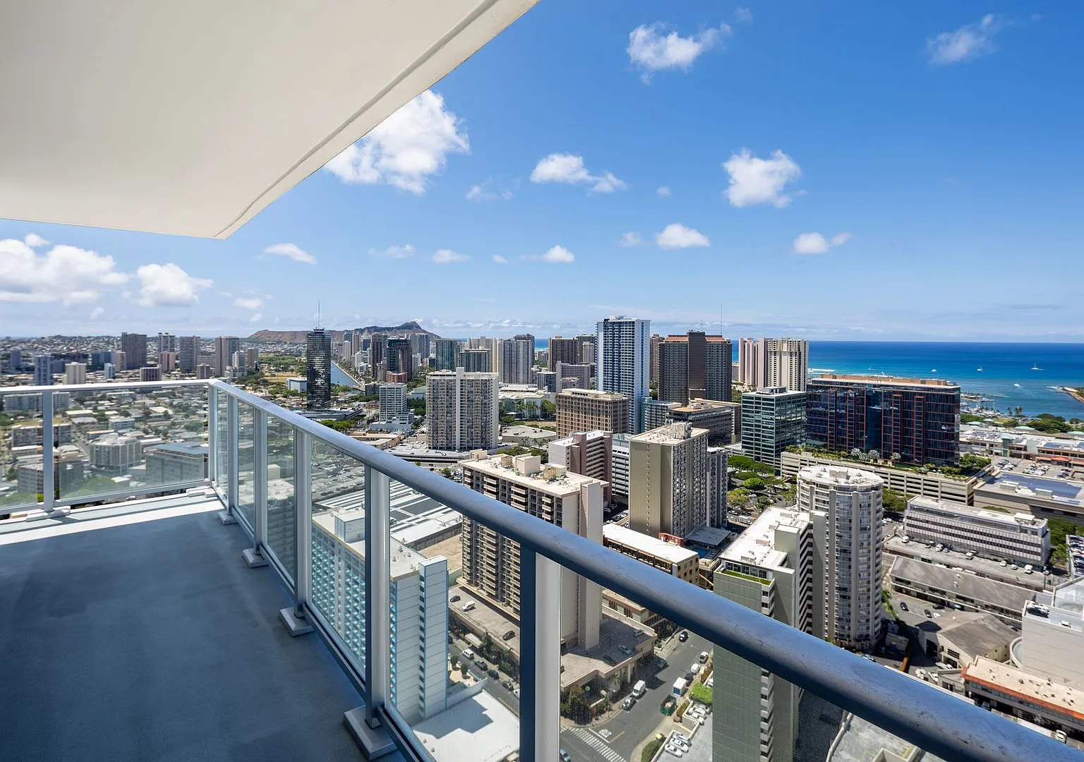 The Park on Keeaumoku - 2 Bedroom, 2 Bathroom, 2 Parking — Photo 1