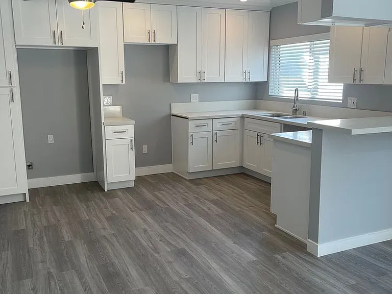 539-541 Sunset Ave — Photo 3