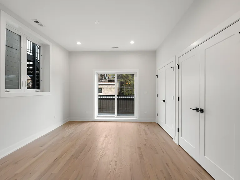 428 E 50th Pl #2 — Photo 20