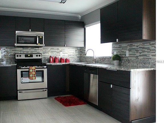 3rd image of 10911 Carnelian Ln