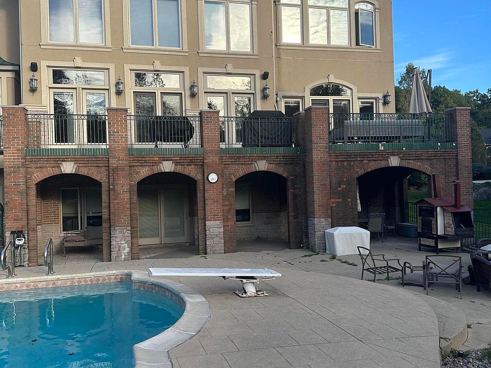 2nd image of 61403 Barclay Dr