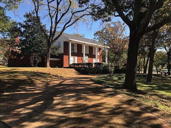 3rd image of 711 Inwood Dr