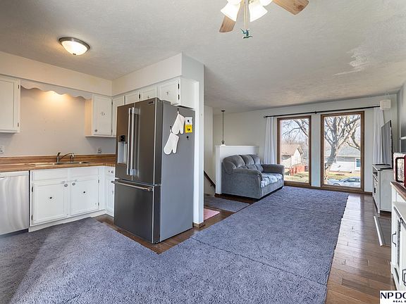 5th image of 5011 W Saint Paul Ave