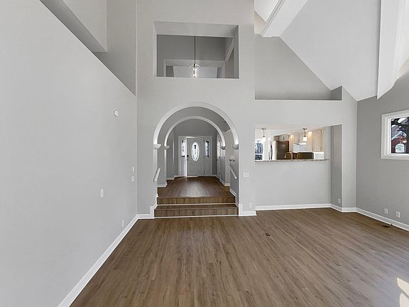 2nd image of 1941 Berkshire Dr