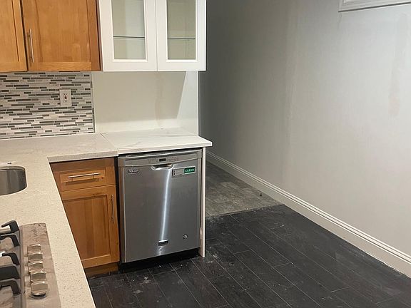 3rd image of 616 Aleta Pl