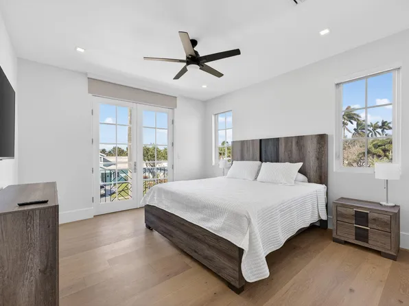 310 SE 9th Ct, Pompano Beach, FL 33060