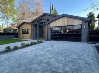 12354 Tiara St, Valley Village, CA 91607