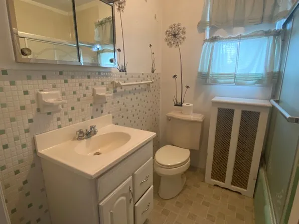 710 Darby Rd #2, Havertown, PA 19083