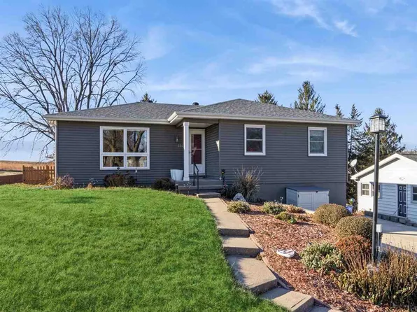 332 S 1st St, West Branch, IA 52358