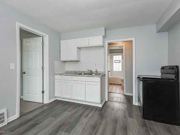 5th image of 4492 W 136th St