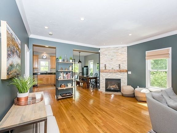 5th image of 11 Crestview Rd #11