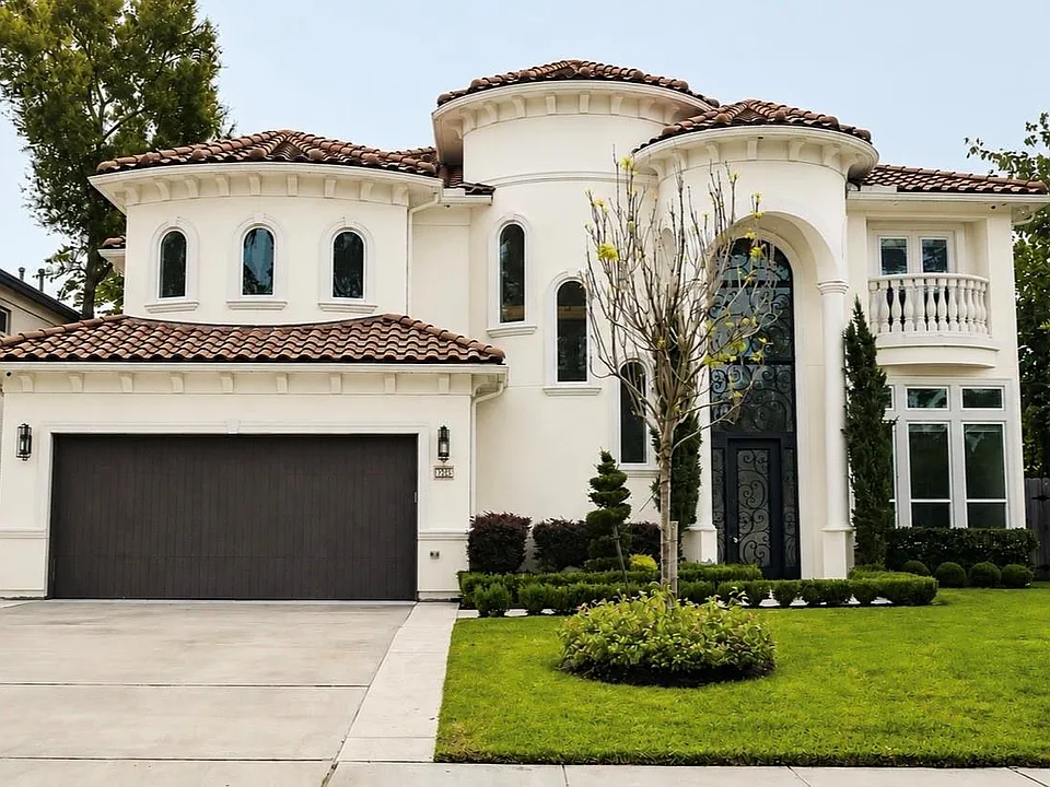 422 Mignon Ln