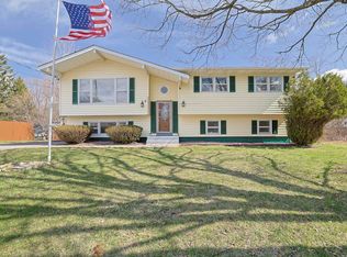 5 Robert Burns Ct, Middletown, NY