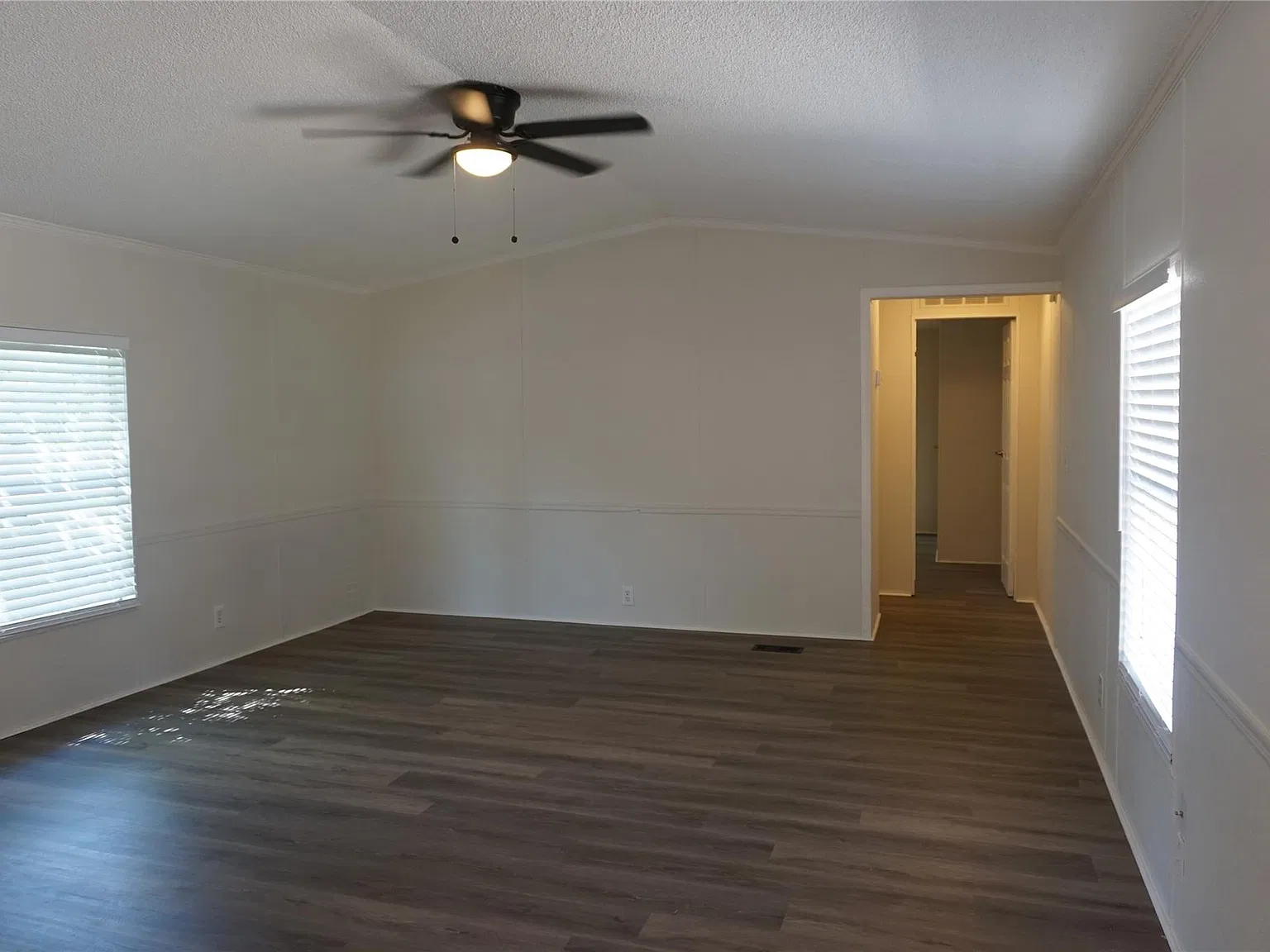 2 bed, 2.0 bath, 1140 sqft, $1,295 — Photo 3