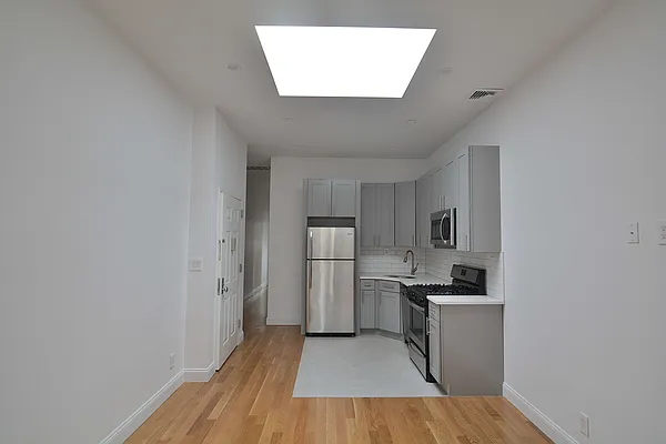 Rented by Hagstrom Management Inc | media 24