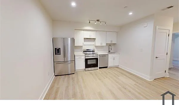 201 Kennedy St NW #1 — Photo 2