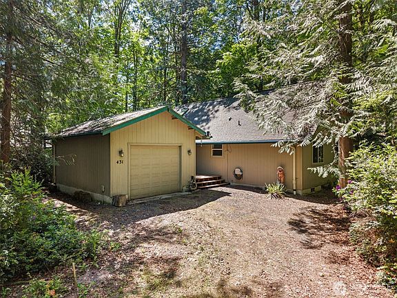 4th image of 431 E Pointes Drive E