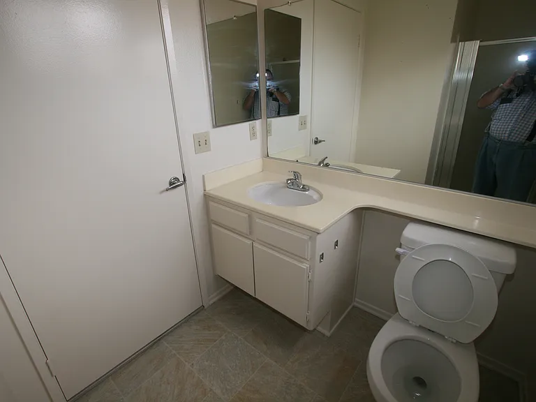 3637 Clarington Ave #202 — Photo 54