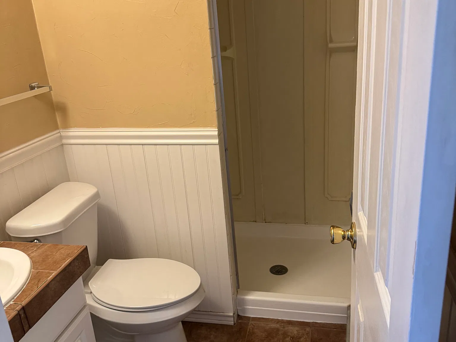 3 bed, 1.5 bath, 1600 sqft, $2,600 — Photo 3