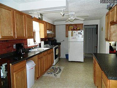 2nd image of 1656 Higby Dr