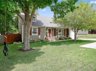 3408 W 75th St, Prairie Village, KS 66208