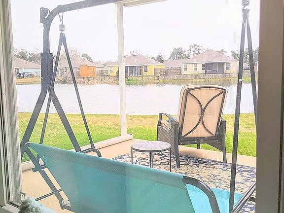 Covered back porch on lake 