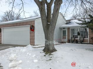 236 Highbury Dr, Elgin, IL 60120