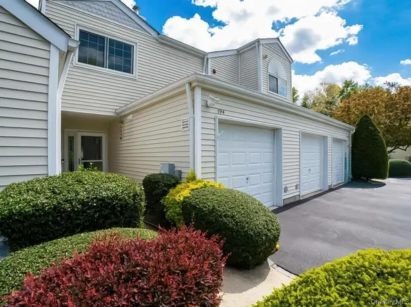194 Gothic Circle, Manorville, NY 11949