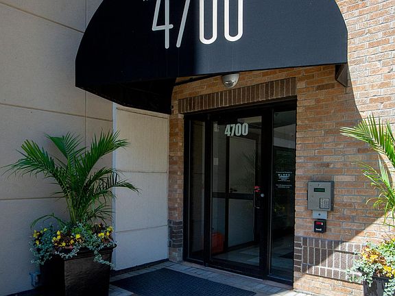 5th image of 4700 Roanoke Pkwy APT 102