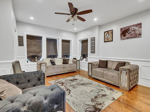 3rd image of 7807 S Evans Ave