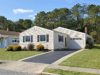 387 Costa Mesa Dr, Toms River, NJ, 08757