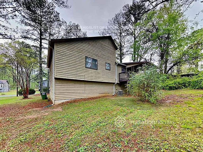 4026 Leicester Dr NE — Photo 20