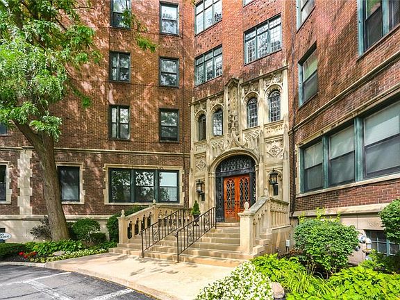 2nd image of 800 W Ferry St APT 4D