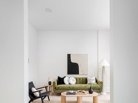 4th image of 61 Foxley St